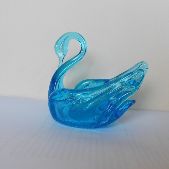 (Sold) Fenton blue swan candy or trinket dish near mint condition - Picture 3 of 10